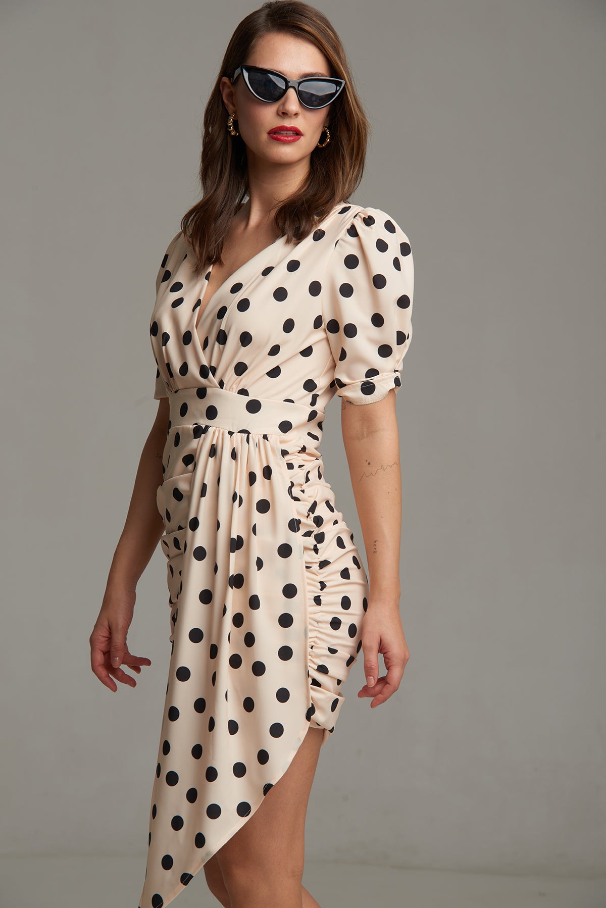 VESTIDO ROSA TOPO NEGRO